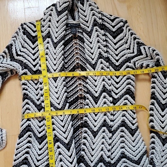 INC LONG LINE BELTED CARDIGAN SWEATER BLACK CREAMY WHITE ZIG ZAG SIZE SMALL - Picture 9 of 10